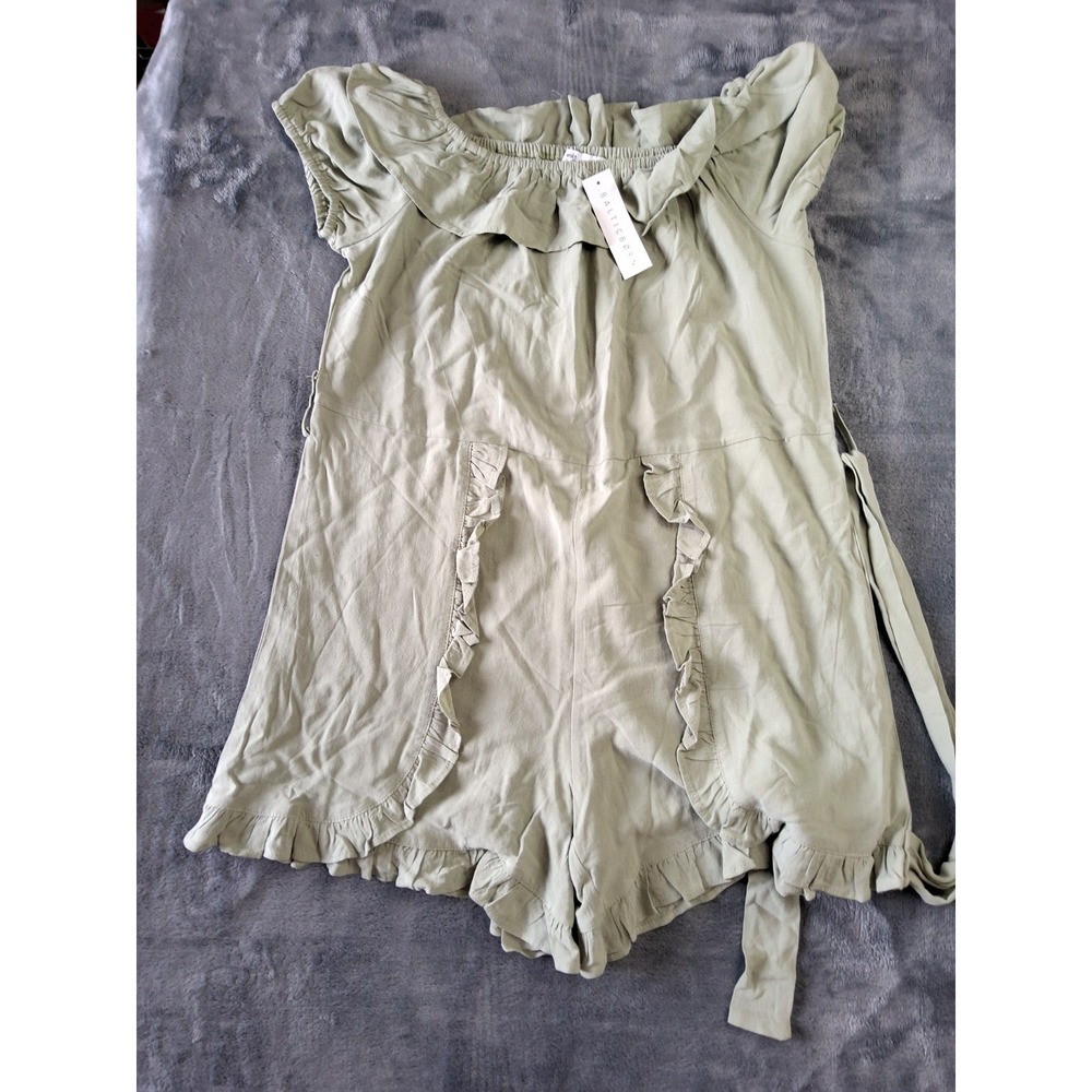 Womes Edit By Nine Women Ivory Romper S NWT Light Green.